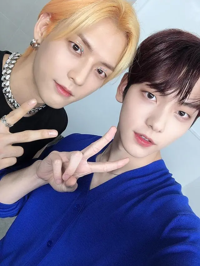9.  	Minhyuk BTOB dan Soobin TXT
