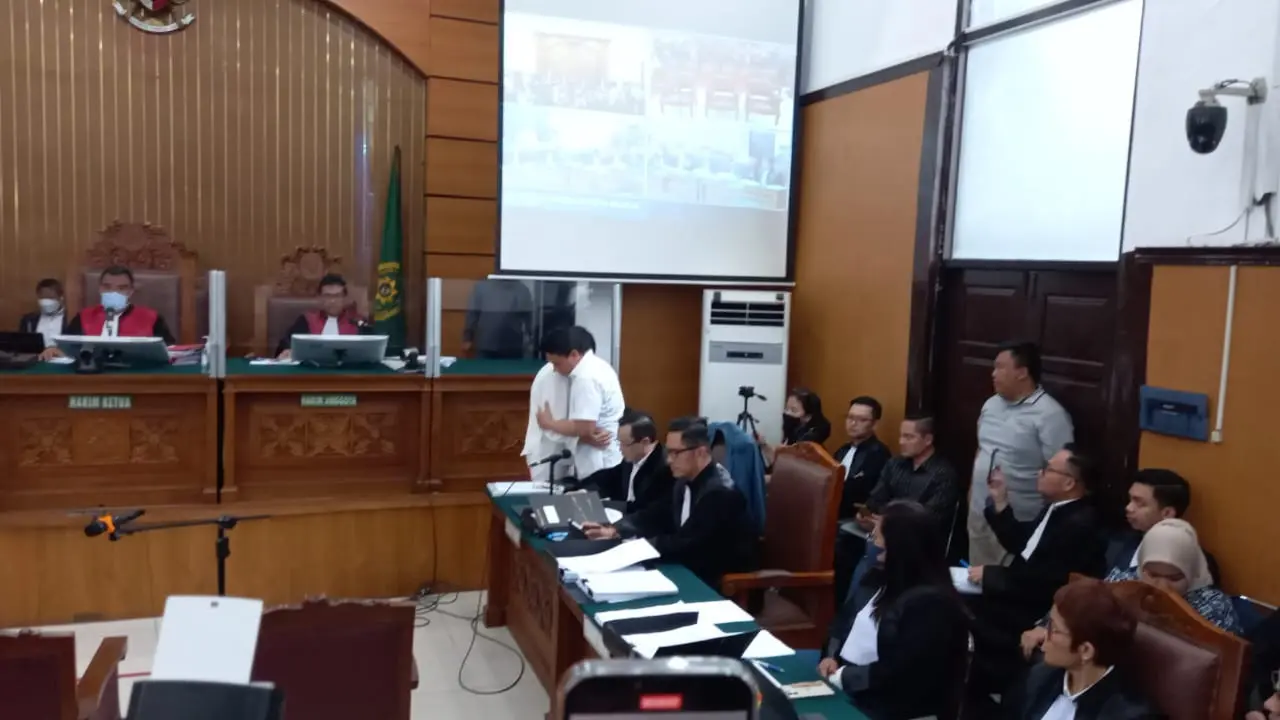 Ferdy Sambo dan Putri Candrawathi kembali menjalani sidang lanjutan dugaan pembunuhan berencana Brigadir Nofriansyah Yosua Hutabarat alias Brigadir J di PN Jaksel hari ini (8/11/2022).
