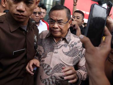 Bupati Pati Sudewa alias Sudewo saat meninggalkan gedung Merah Putih Komisi Pemberantasan Korupsi (KPK), Jakarta, Senin (22/9/2025). (Liputan6.com/Helmi Fithriansyah)