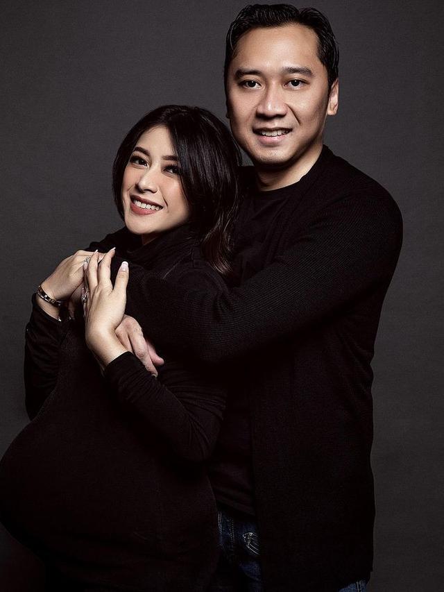 6 Potret Elegan Maternity Shoot Aliya Rajasa Bareng Keluarga, Siap Sambut Anak Keempat