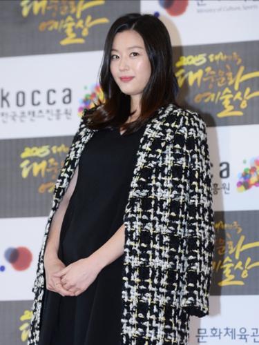 Pesona Jun Ji Hyun Dan 5 Artis Korea Saat Hamil Sepanjang 2017 News Entertainment Fimela Com