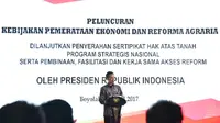 Presiden Jokowi saat peluncuran Kebijakan Pemerataan Ekonomi dan Reforma Agraria serta Penyerahan Sertifikat Hak atas Tanah di Alun-alun Kabupaten Boyolali, Jawa Tengah, Jumat (21/4/2017). (Biro Pers Istana)