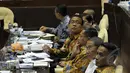Suasana rapat dengar pendapat (RDP) antara Kementerian Sekretariat Negara bersama Komisi II DPR, di Gedung DPR, Senayan, Jakarta, Senin (2/2/2015). (Liputan6.com/Andrian M Tunay) 
