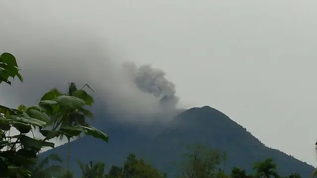 Gunung Agung di Bali Erupsi, Warga Diminta Tenang