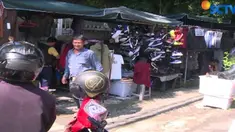 Para pedagang ini berjualan dari hari Senin sampai Jumat sejak pukul 07.00 WIB hingga pukul 15.00 WIB.