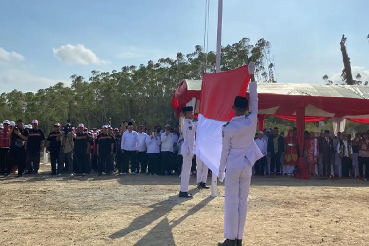 Suasana Khidmat Pelaksanaan Upacara Bendera di IKN Nusantara