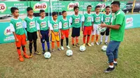 Bocah-bocah Beruntung Ini Serap Ilmu dari Bintang Persib