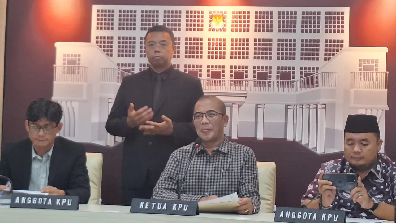 Komisi Pemilihan Umum (KPU) menggelar konferensi pers jelang debat terakhir Pilpres 2024