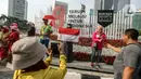 Warga Indonesia di berbagai tempat antusias menyambut HUT RI pada 17 Agustus mendatang. (Liputan6.com/Faizal Fanani)