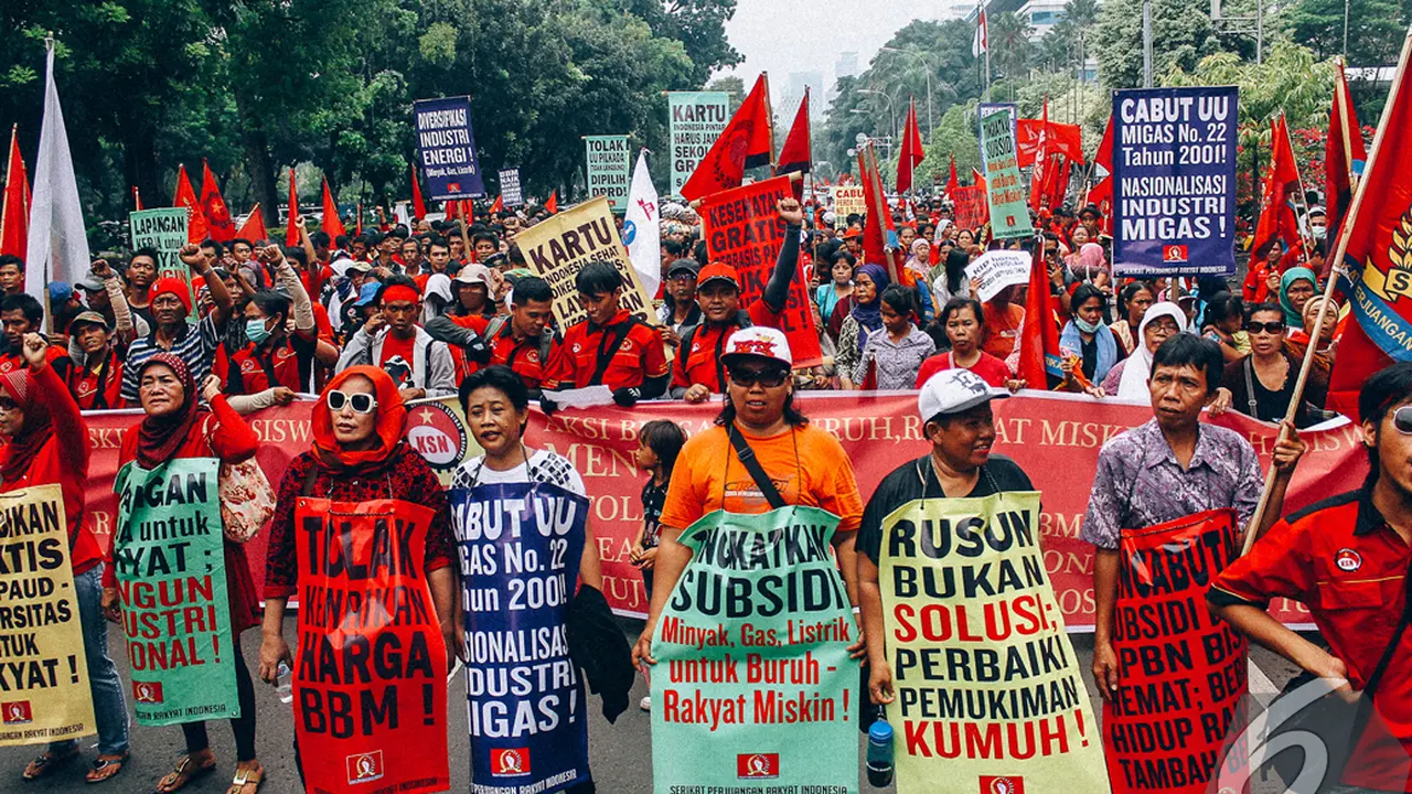 Tolak Kenaikan Harga BBM, Massa "Serbu" Istana Merdeka