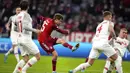 Pemain Bayern Munchen Thomas Mueller mencetak gol ke gawang Salzburg pada pertandingan leg kedua babak 16 besar Liga Champions di Munich, Jerman, 8 Maret 2022. Bayern Munchen menang 7-1. (AP Photo/Matthias Schrader)