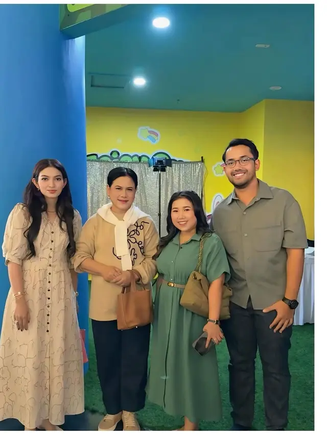 6 Potret Beda Gaya Erina Gudono dan Selvi Ananda di Ultah Bebingah, Curi Perhatian