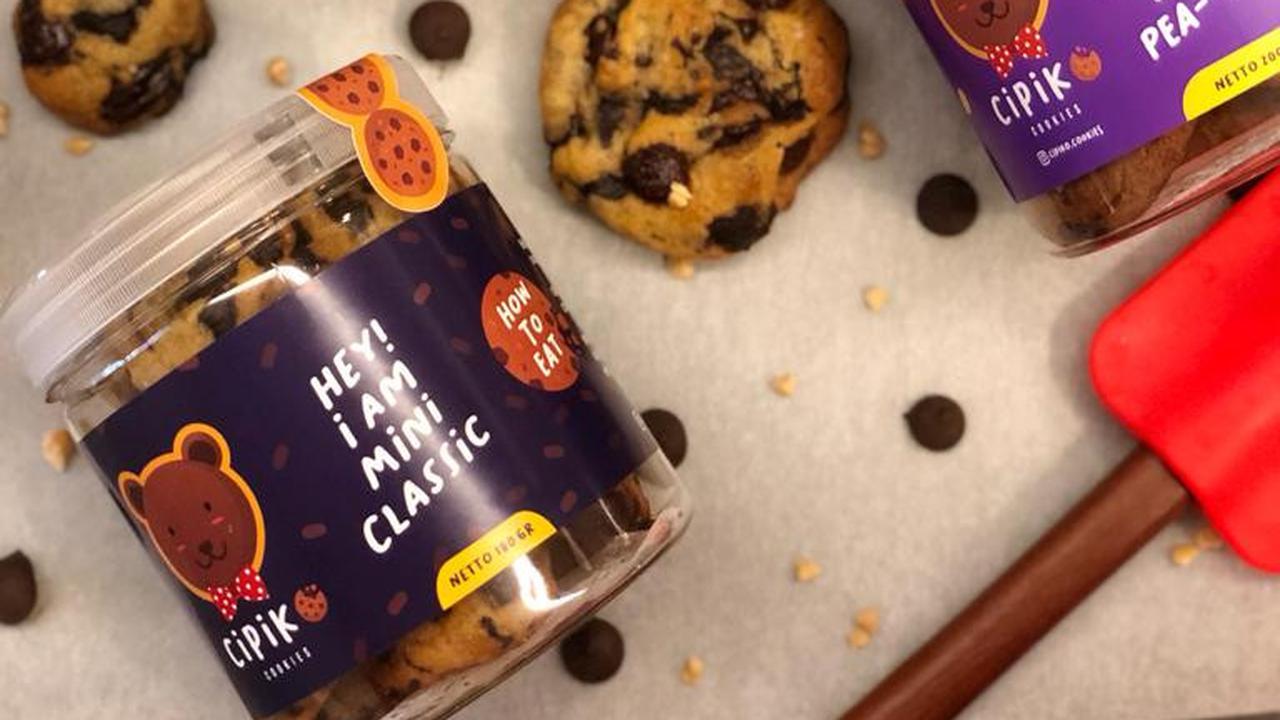 Usaha rumahan yakni cemilan manis dengan brand “Cipiko cookies.”