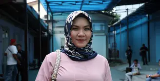 Berhadapan dengan proses cerai memang bukan lah hal yang mudah bagi setiap pasangan. Terlebih bagi mereka yang sudah memiliki momongan. Seperti yang dirasakan dengan Georgia Aisyah dan Aldi Taher. (Nurwahyunan/Bintang.com)