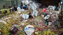 Petasol merupakan bahan bakar minyak (BBM) yang setara dengan solar, yang dihasilkan dari pengolahan sampah plastik. Inovasi ini dikembangkan oleh Badan Riset dan Inovasi Nasional (BRIN). (Wahyudi/AFP)
