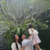 Momen lebaran keluarga Raisa dan Hamish Daud. (Foto: Instagram/raisa6690)