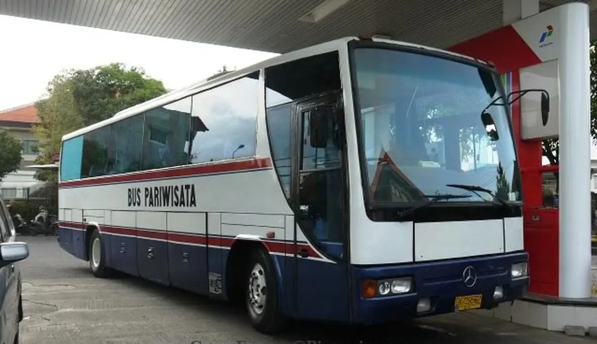 Nostalgia di Atas Roda: Menggali Pesona Bus Pariwisata Klasik