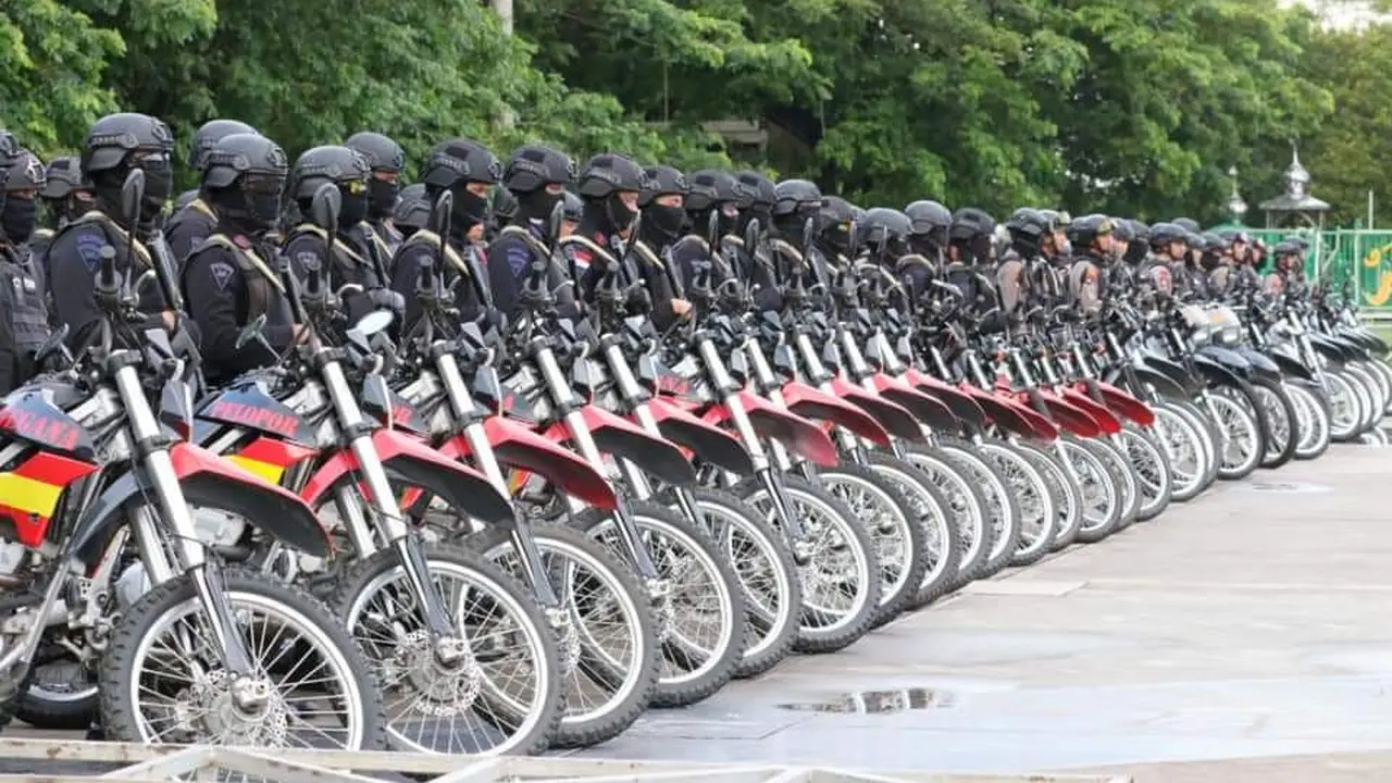 Aparat berjaga di Makassar (Fauzan)