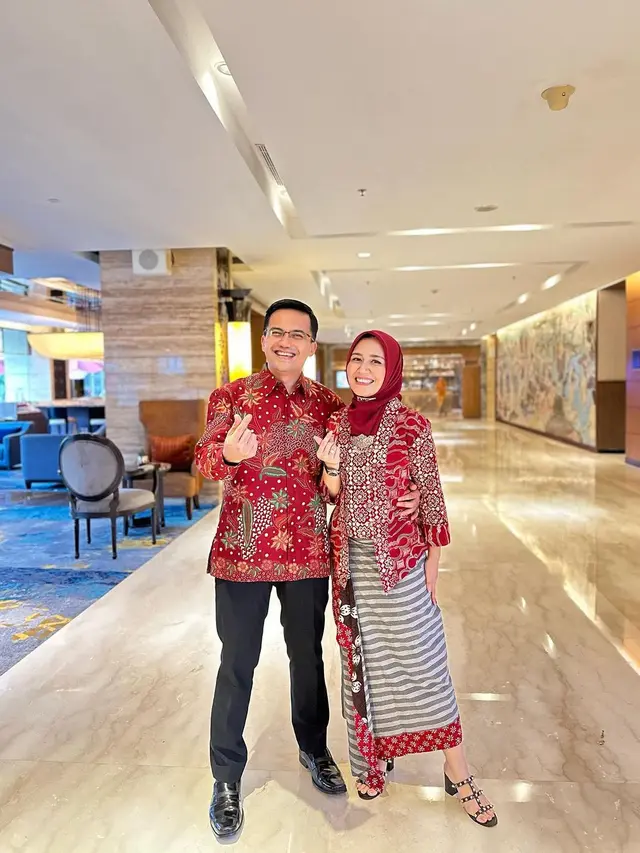 7 Potret Dine Mutiara yang Kini Selalu Dampingi Syahrul Gunawan, Jadi Ibu Pejabat