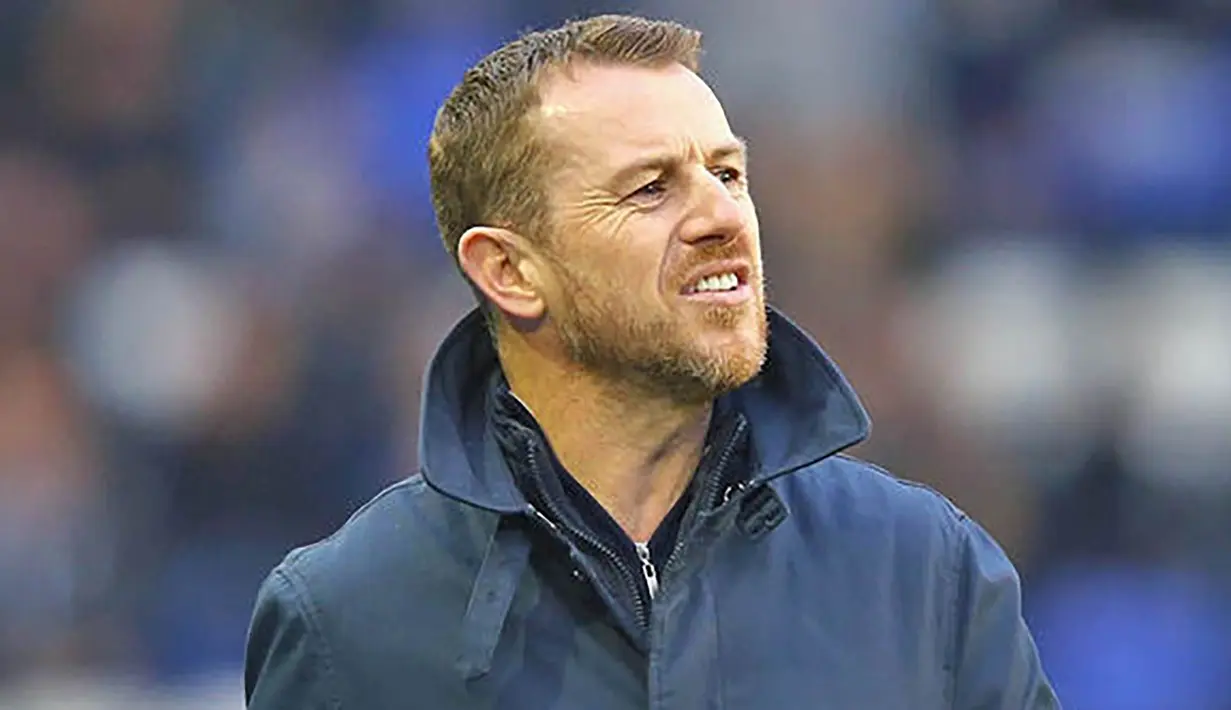 5. Gary Rowett - Pada pertengahan Desember, secara mengejutkan dirinya dipecat oleh Birmingham dan digantikan Gianfranco Zola. Ketika itu klub yang dibesutnya sedang tampil baik dan kini dirinya juga menjadi incaran dari Swansea. (www.express.com)