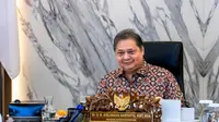 Menteri Koordinator Perekonomian Bidang Airlangga Hartarto. Inflasi Indonesia bulan September 2023 tercatat tetap terkendali pada rentang sasaran 3%±1 yaitu pada level 2,28% yoy, di tengah kekhawatiran terhadap kenaikan harga komoditas pangan dan energi global. (Dok. Kemenko Perekonomian)