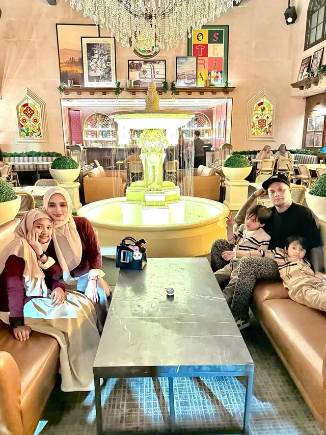 6 Potret Inara Rusli Buka Puasa Bareng Virgoun, Kesampingkan Ego demi Anak