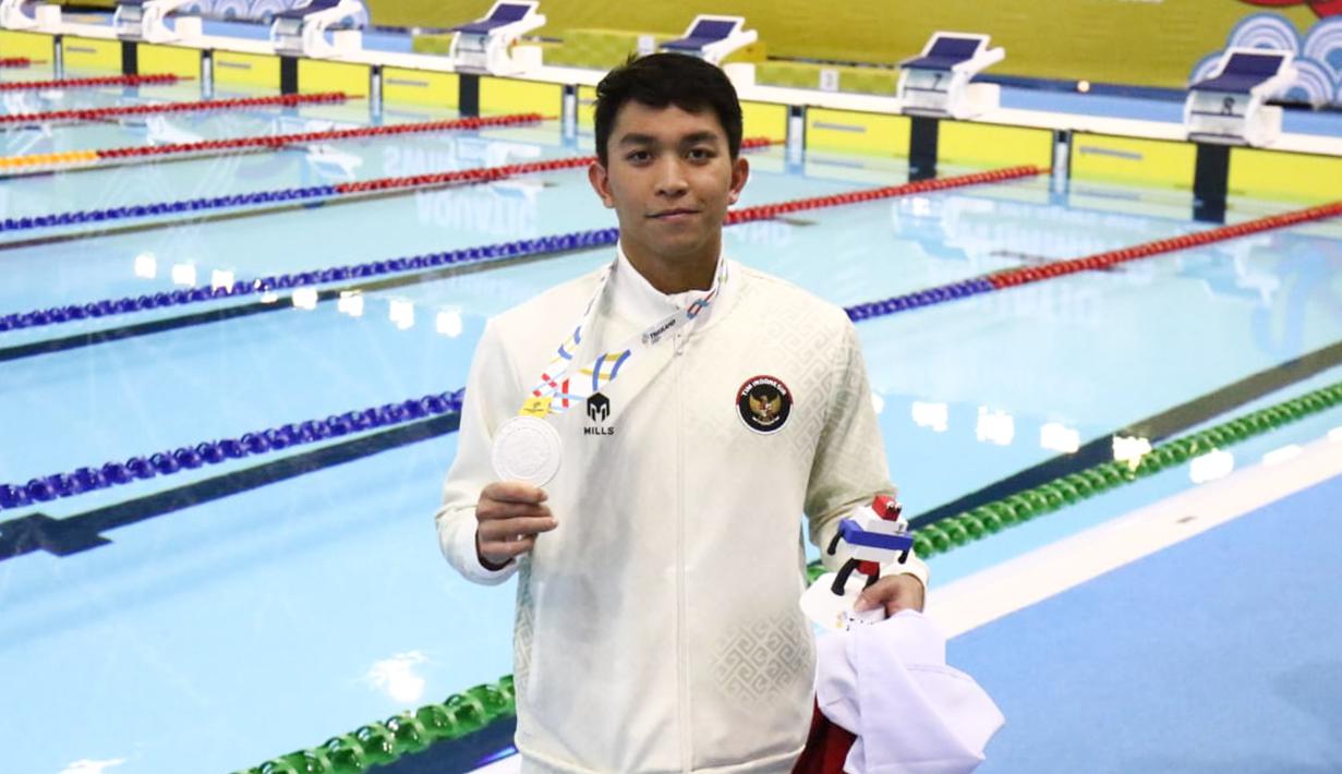 Tak hanya meraih emas, Akuatik Indonesia juga turut menyumbangkan medali perak di nomor yang sama atas nama Farel Armandio Tangkas. (Dok. PB Akuatik Indonesia)