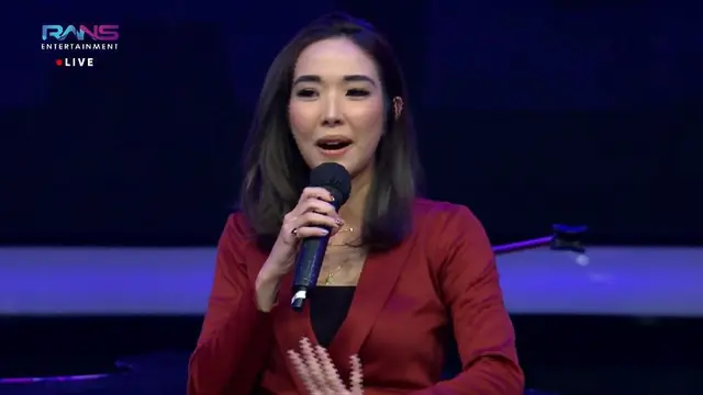 Gisel (Foto: YouTube)