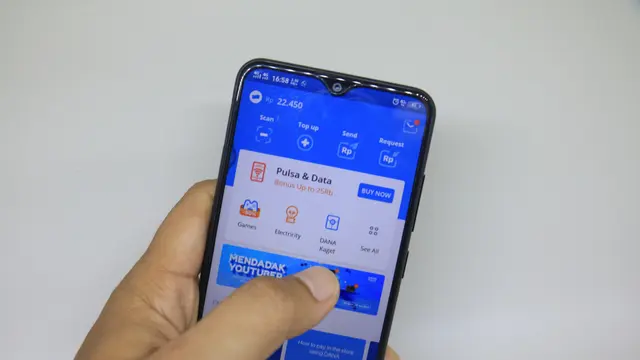 Aplikasi DANA.