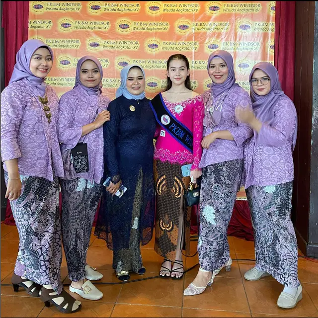 Usai DJS Tamat Fokus Pendidikan, Ini 6 Momen Wisuda SMP Sandrinna Michelle