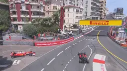 Pada sesi latihan kedua ajang F1 GP Monaco, Kamis (26/5), Kimi Raikkonen (Ferrari) sempat melintir di Sainte Devote, nanum mobilnya tidak mengalami kerusakan dan bisa melanjutkan sesi. (twitter.com/F1)