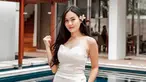 Pemilik nama lengkap Sarah Alana Gibson ini baru-baru ini melakukan kunjungan ke Yogyakarta. Bersama sejumlah sahabat, ia nampak mengunjungi beberapa tempat wisata ikonik di Kota Gudeg ini. (Liputan6.com/IG/sarahgibson21)