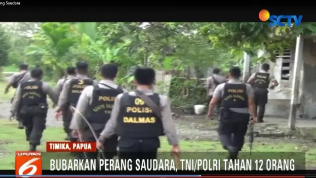 Sejak Selasa pagi, aparat gabungan dari Polri dan TNI telah menyisir Distrik Kwamki dan menggeledah setiap rumah warga. Hasilnya, 12 orang telah ditahan.