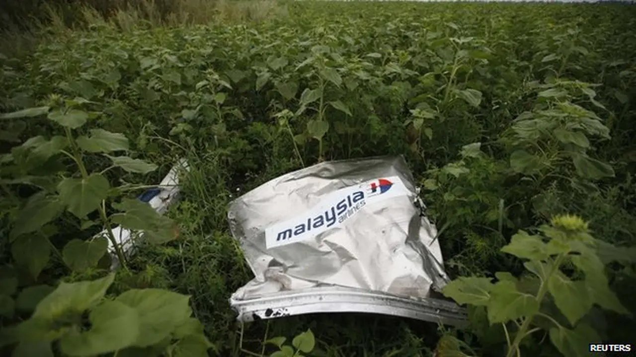 25 Pecahan Logam Petunjuk Tragedi Pesawat MH17