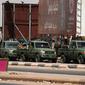 Militer Sudan dikerahkan untuk mengamankan unjuk rasa pasca kudeta militer di Khartoum, Selasa (26/10). (AP)