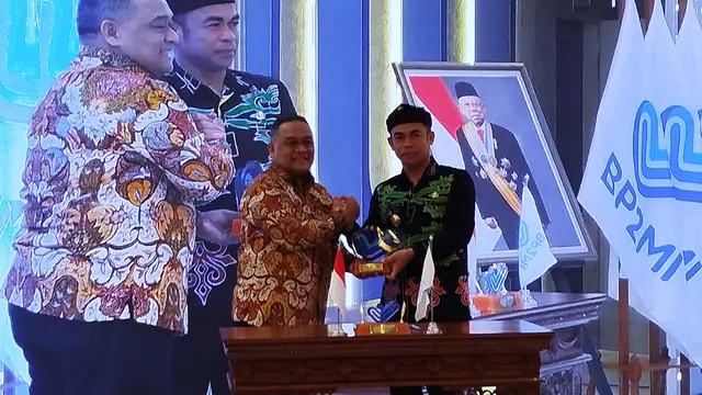 Pemerintah Kota Tarakan melakukan Penandatanganan Nota Kesepakatan (MoU) dan perjanjian kerjasama dengan Badan Perlindungan Pekerja Migran Indonesia (BP2MI) untuk peningkatan kualitas, kompetensi, dan perlindungan bagi Pekerja Migran Indonesia (PMI) di Au