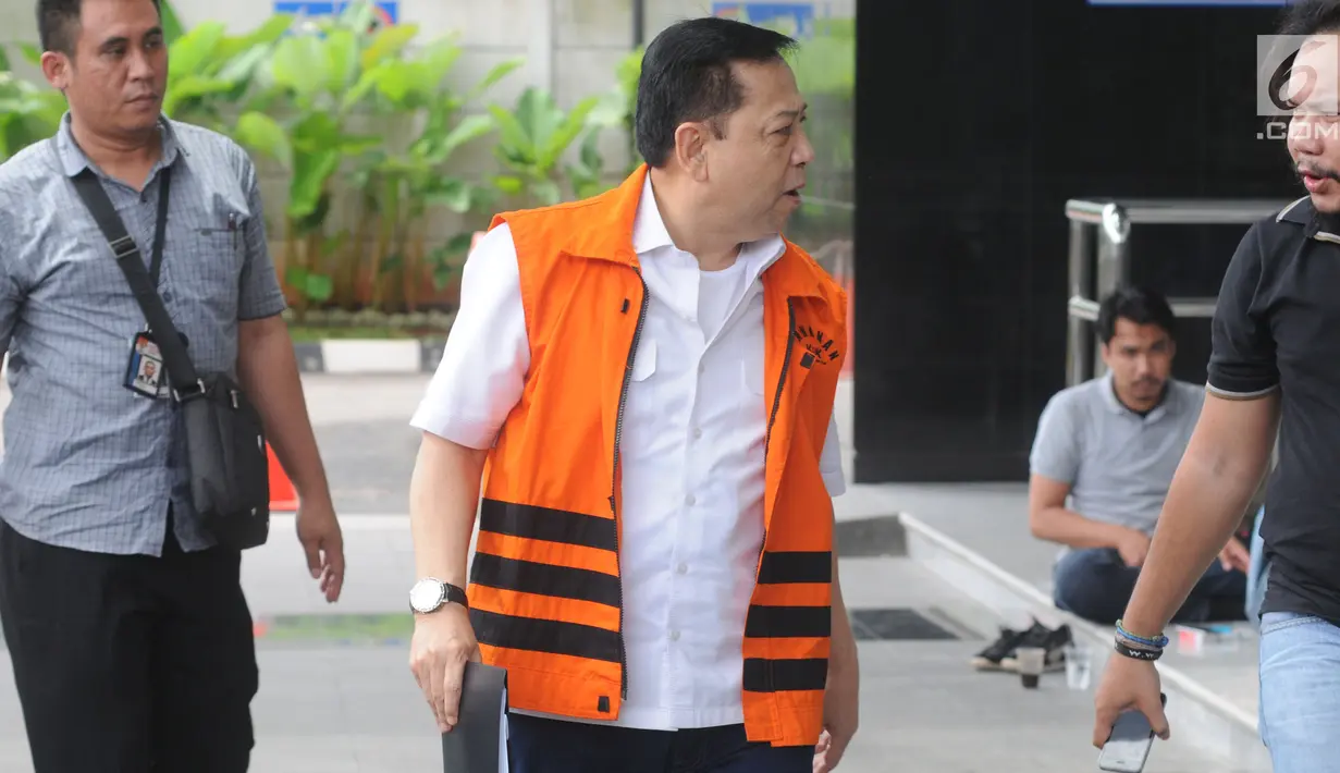Terdakwa kasus korupsi proyek e-KTP Setya Novanto tiba di gedung KPK untuk menjalani pemeriksaan lanjutan, Jakarta, Senin (26/03). Made Oka dan Irvanto ditetapkan sebagai tersangka sejak 28 Februari 2018. (Merdeka.com/Dwi Narwoko)