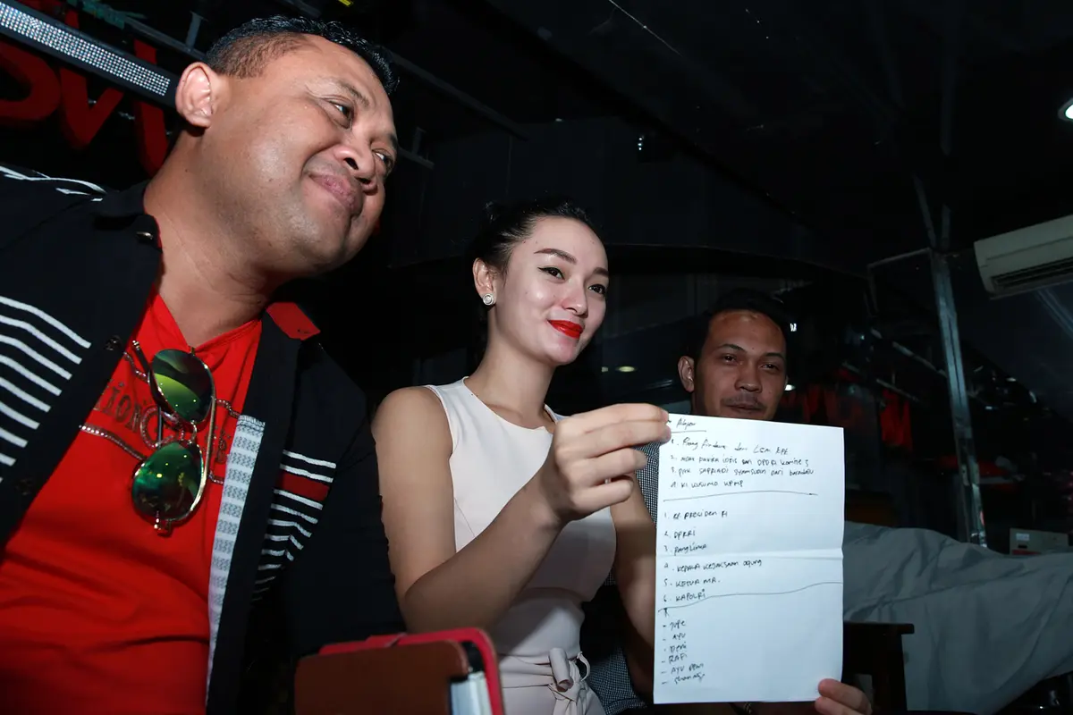 [Bintang] Zaskia Gotik meminta maaf secara tertulis