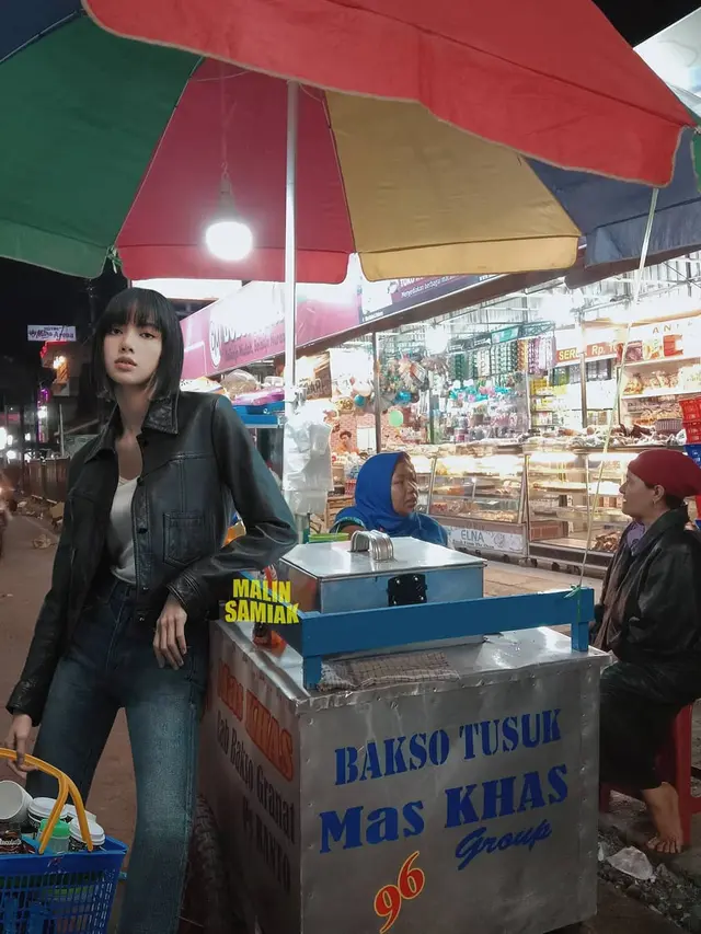 6 Editan Foto Artis Top Dunia Jualan Bakso Ini Bikin Ngakak