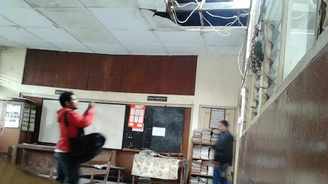Memprihatinkan, Jelang UN 3 Ruang Kelas SDN Malaka Sari Roboh