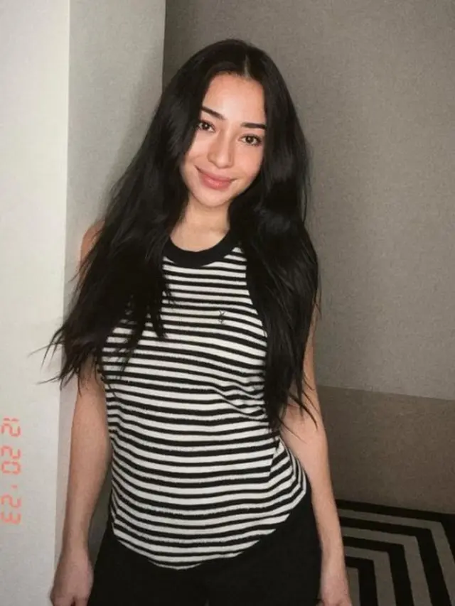 Nikita Willy dengan rambut tergerai panjang (Instagram/nikitawilly94)