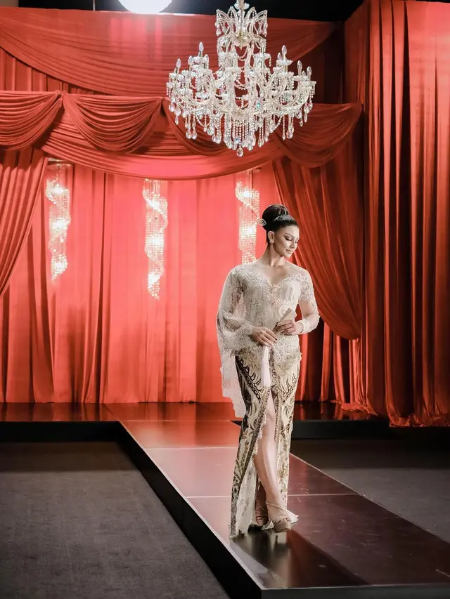 Jihane Almira juga akan menampilkan kebaya bernuansa putih karya Anne Avantie untuk Miss Supranational 2021