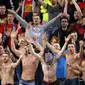 Suporter Sparta Prague diduga telah mengencingi seorang wanita peminta-minta di kota Roma, Italia (Reuters)