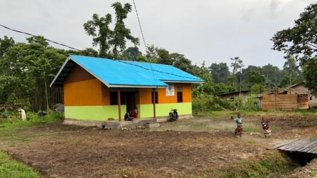 Kondisi rumah tinggal penduduk di Desa Parauto, Nabire, Papua. (Vina A. Muliana/Liputan6.com)