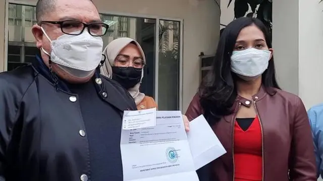 Razman Arif Nasution bersama Era Setyowati alias Sierra, Miss Landscape International 2019 (Kapanlagi.com)
