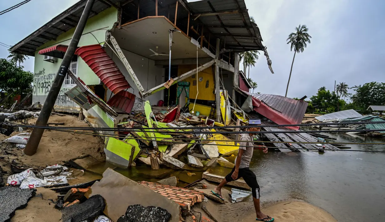 Banjir besar yang terjadi tahun ini disebut-sebut menjadi yang terburuk dalam satu dekade terakhir. (MOHD RASFAN/AFP)
