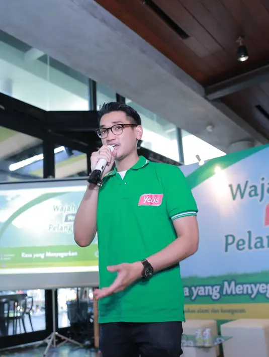 "Ya pasti Ngegym, kardio, sama Thai Boxing. Yang penting sih keringat keluar," jelasnya. (Adrian Putra/Bintang.com)