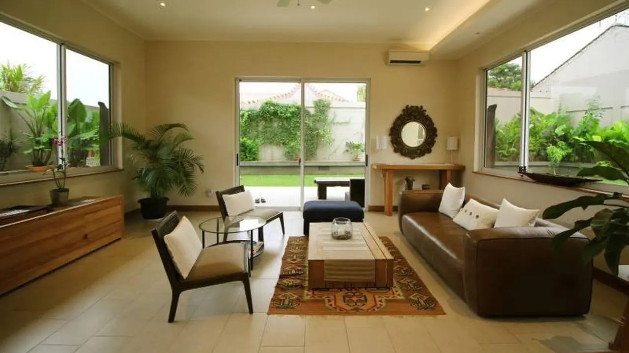 Inspirasi Desain Interior Rumah Berkesan Hangat dengan Sentuhan Unsur Kayu