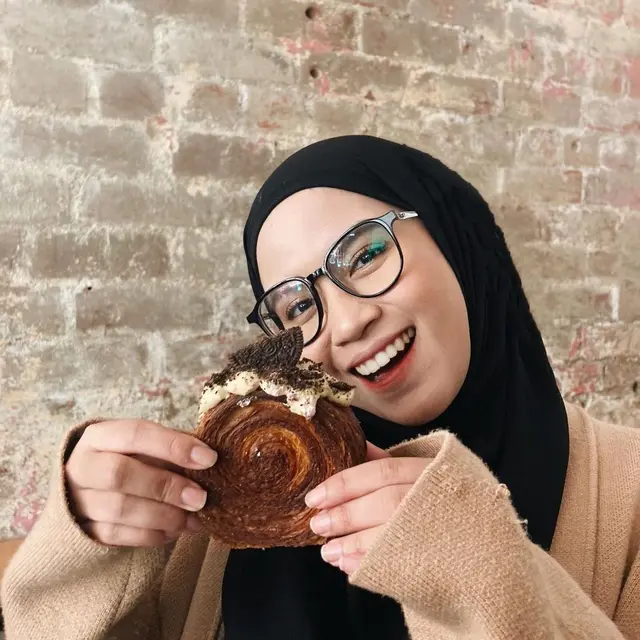 6 Wanita Ini Mendadak Jadi Seleb Usai Menikah dengan Artis, Makin Terkenal