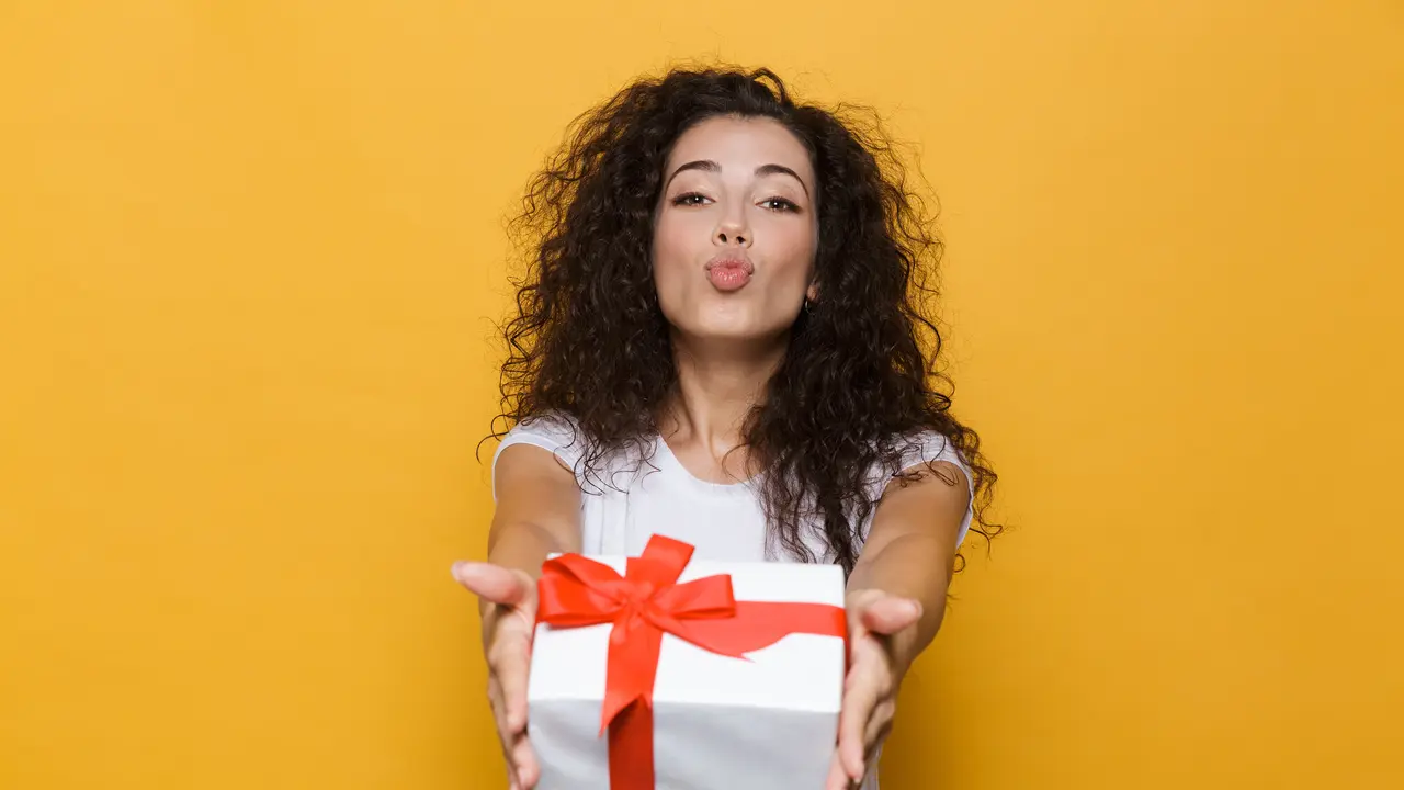 Pemenang Giveaway Grup WhatsApp Fimelahood Juli, Selamat Kamu dapat Hadiah dari Benefit